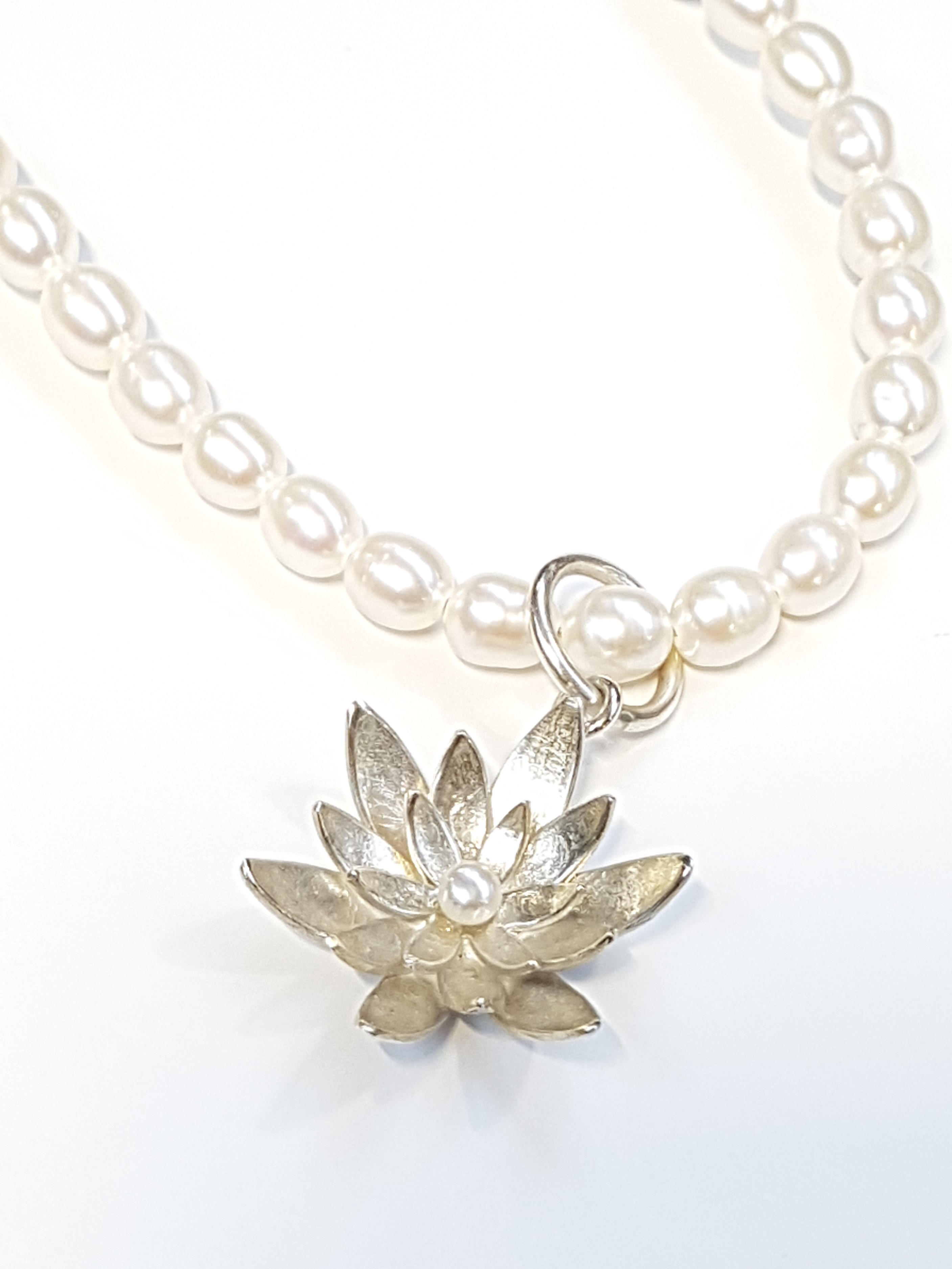 Water lily Freshwater pearl necklace with sterling silver flower